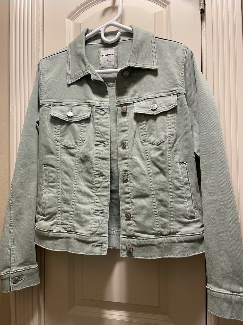LIKE NEW SOFT GREEN JEAN JACKET